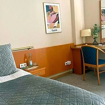 Hotel Victoria *